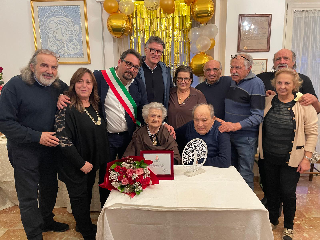 Teramo celebra i 100 anni della signora Emilia De Iuliis